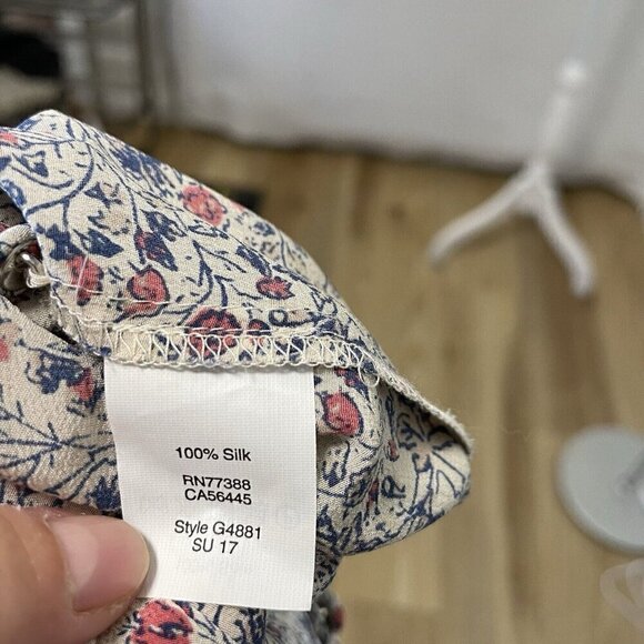 Madewell 100% Silk Feminine Micro-Floral Button Front Blouse Top size 2 - Picture 9 of 9